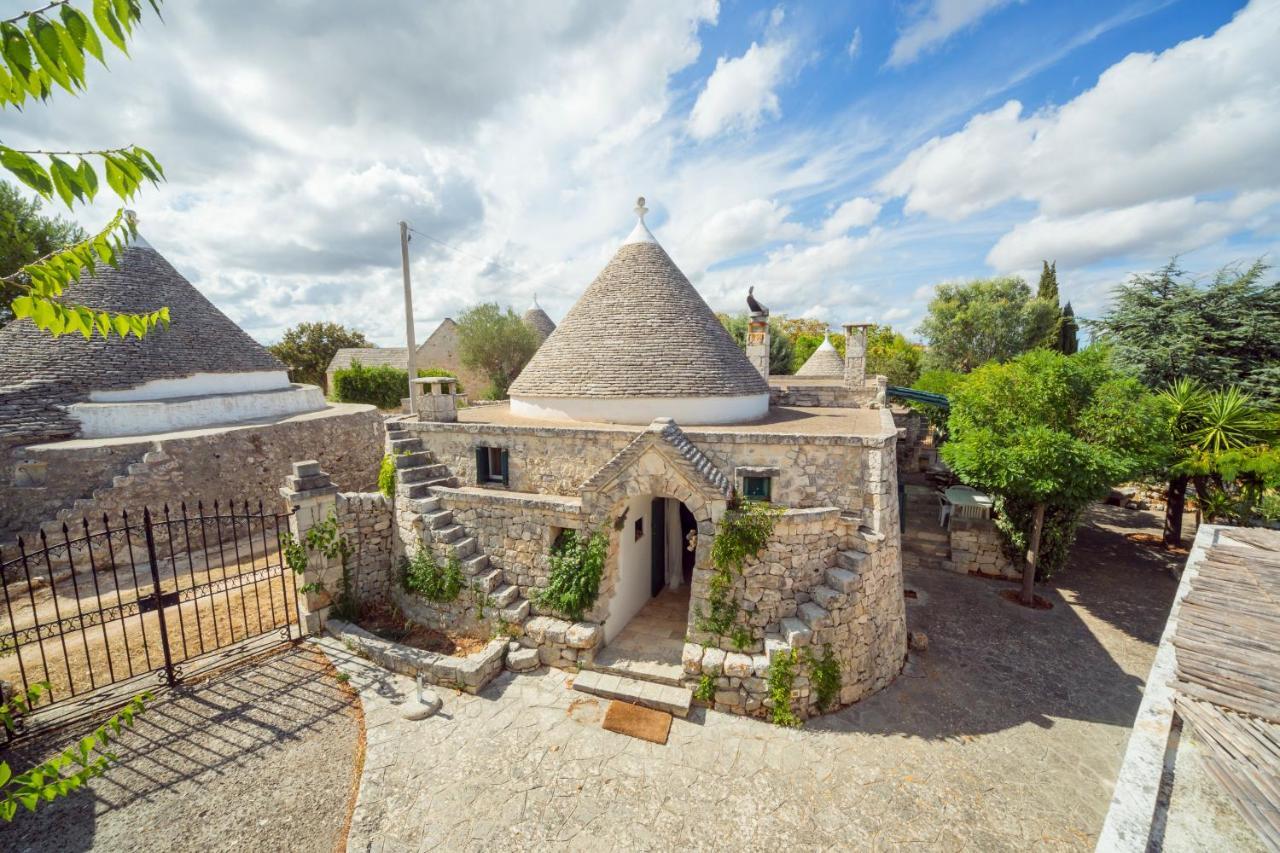 Trulli Girasoli E Viole Cocolicchio Eksteriør bilde