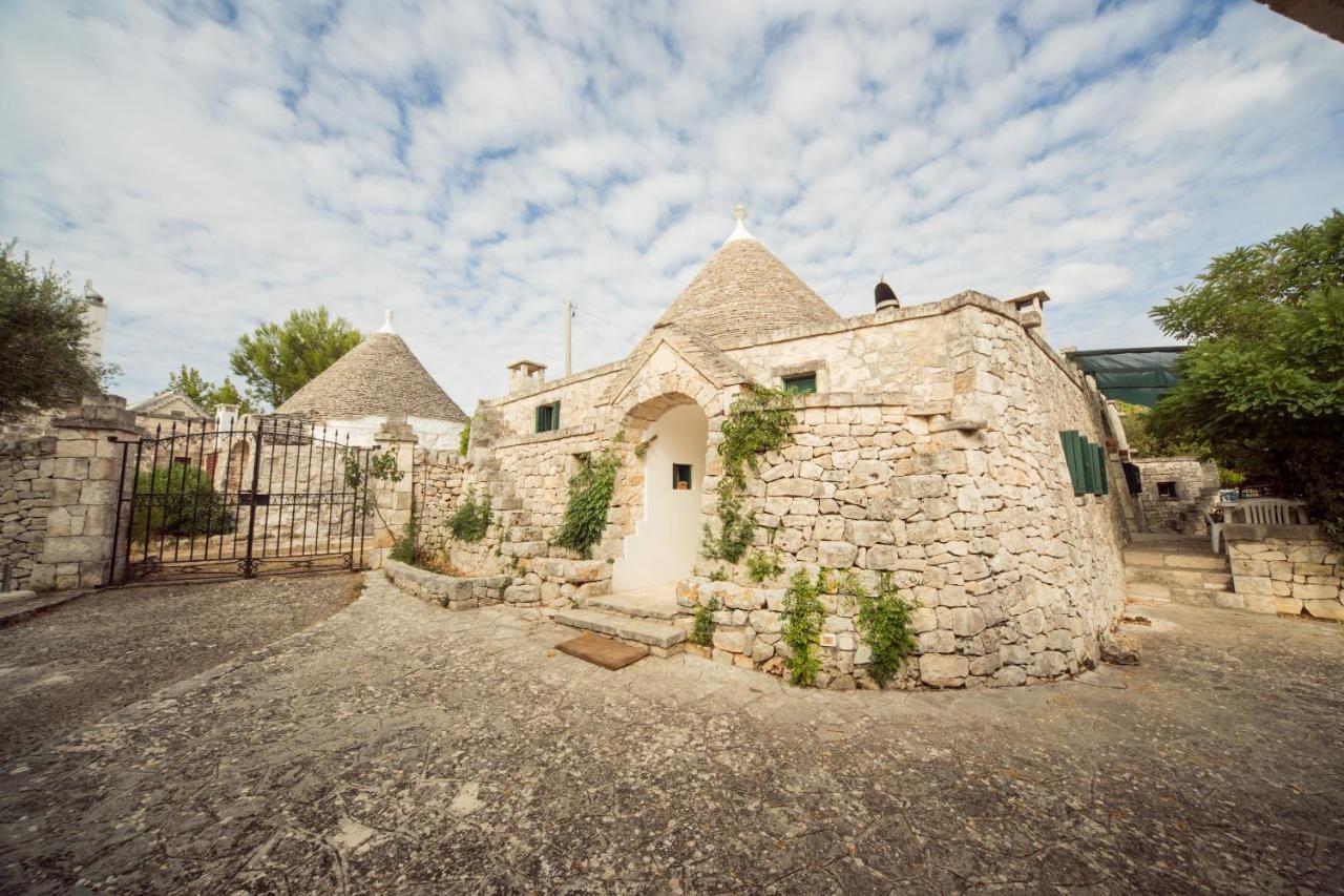 Trulli Girasoli E Viole Cocolicchio Eksteriør bilde