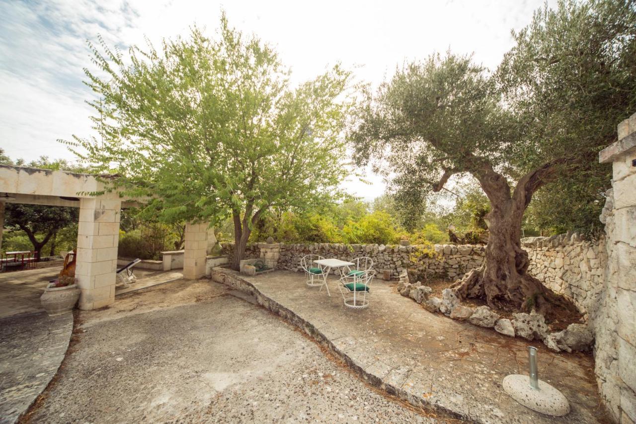 Trulli Girasoli E Viole Cocolicchio Eksteriør bilde